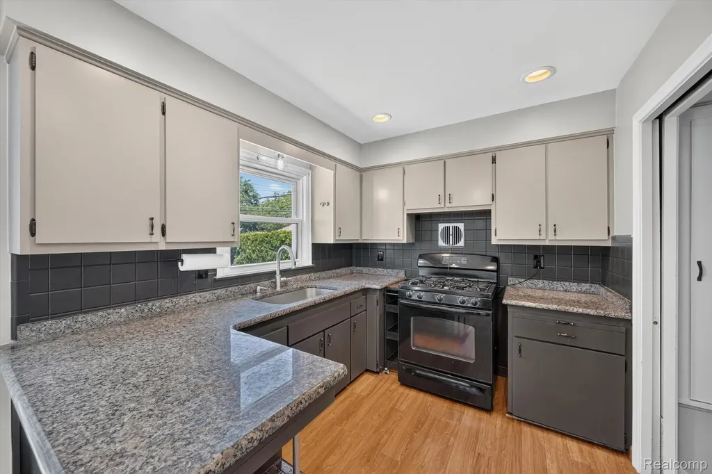 22809 Harper Lake Avenue St. Clair Shores City MI 48080