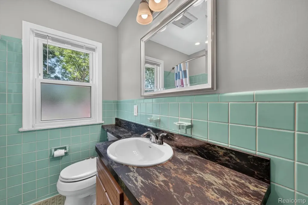 22809 Harper Lake Avenue St. Clair Shores City MI 48080