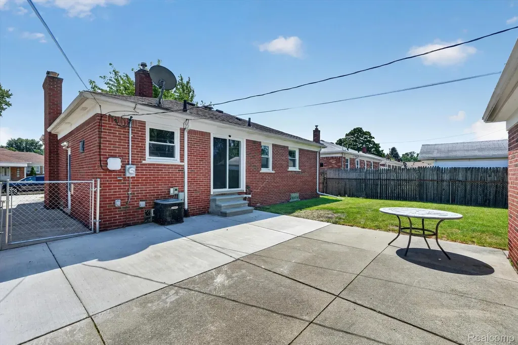 22809 Harper Lake Avenue St. Clair Shores City MI 48080