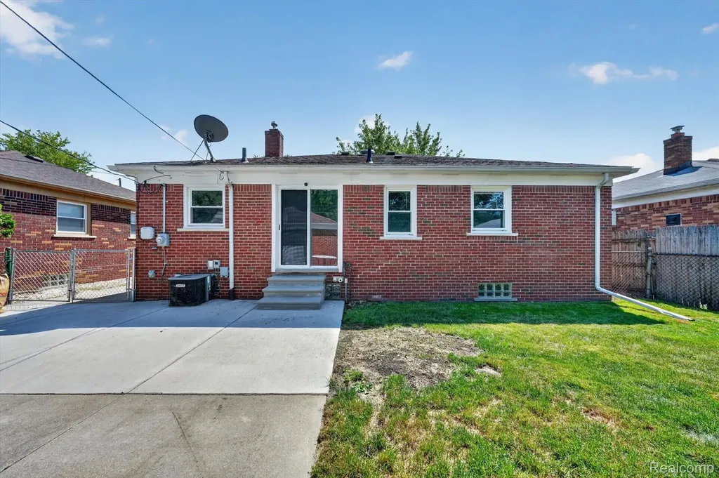 22809 Harper Lake Avenue St. Clair Shores City MI 48080