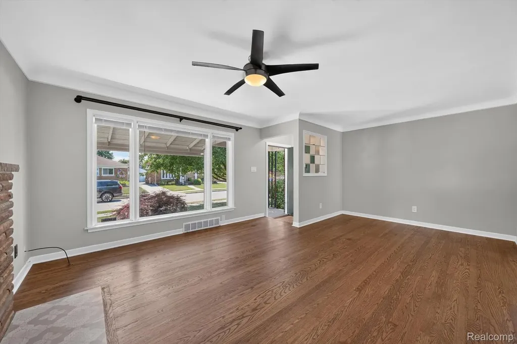 22809 Harper Lake Avenue St. Clair Shores City MI 48080