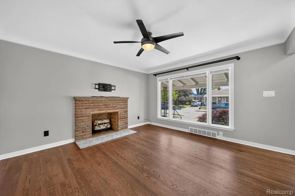 22809 Harper Lake Avenue St. Clair Shores City MI 48080
