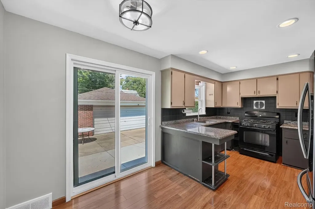 22809 Harper Lake Avenue St. Clair Shores City MI 48080