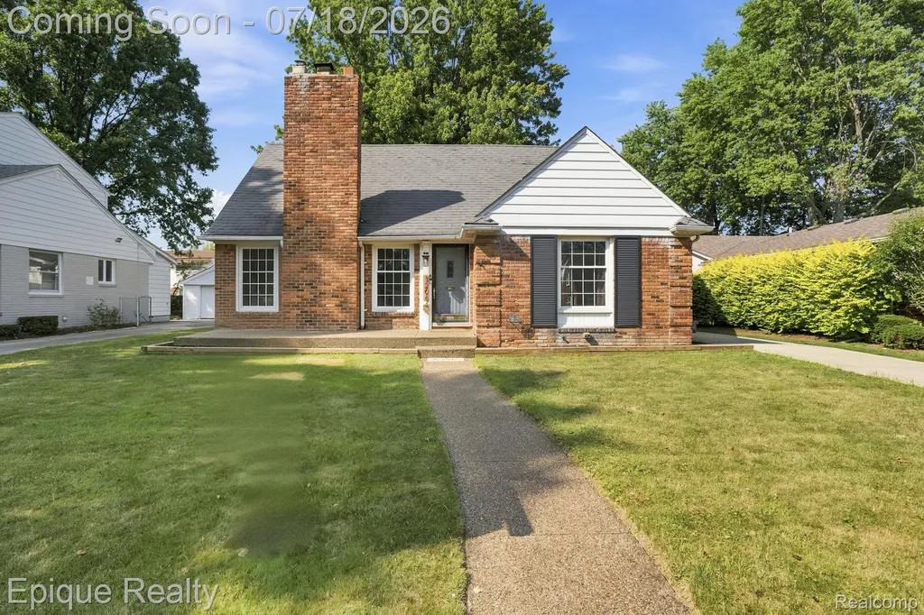 1206 Hawthorne Road Grosse Pointe Woods City MI 48236