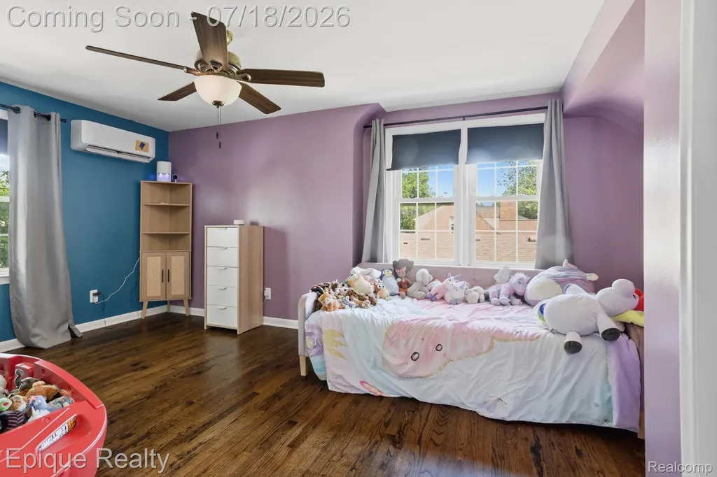 1206 Hawthorne Road Grosse Pointe Woods City MI 48236