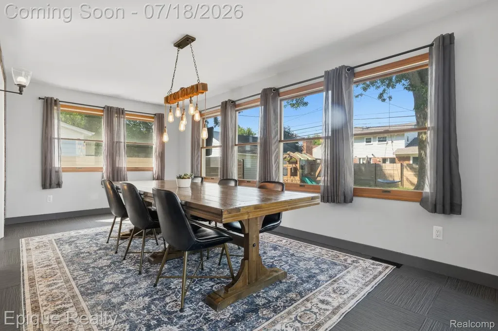1206 Hawthorne Road Grosse Pointe Woods City MI 48236