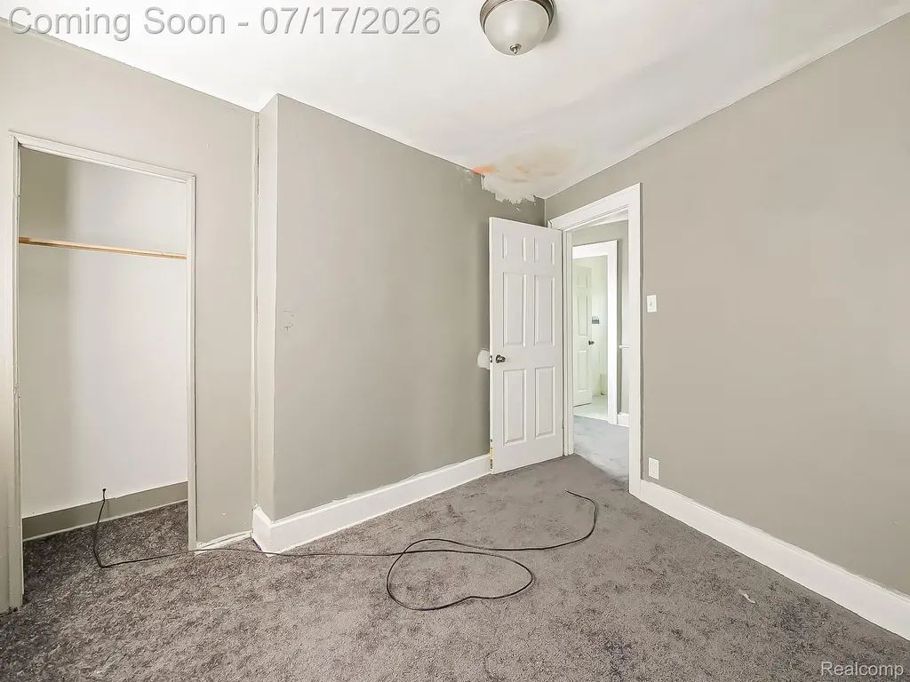 6873 Grandville Avenue Detroit City MI 48228
