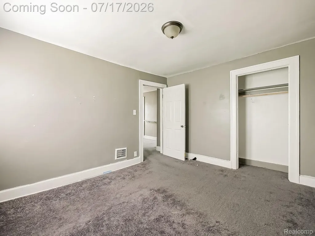 6873 Grandville Avenue Detroit City MI 48228