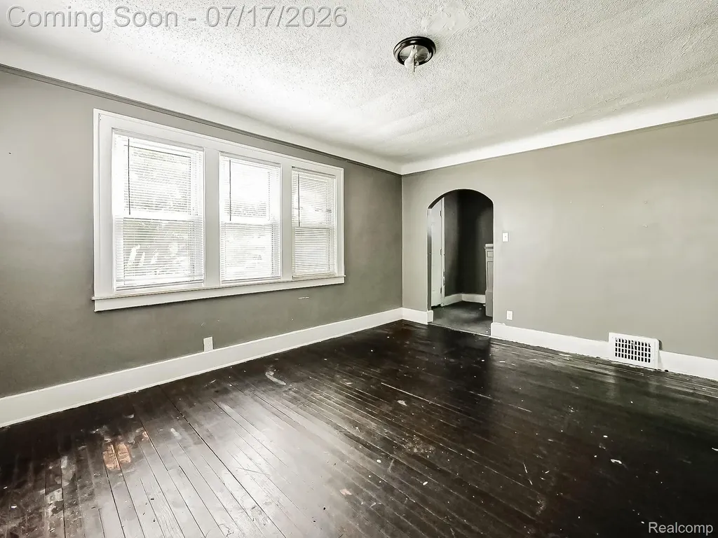6873 Grandville Avenue Detroit City MI 48228