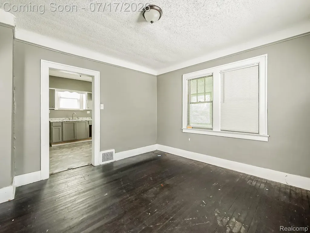 6873 Grandville Avenue Detroit City MI 48228
