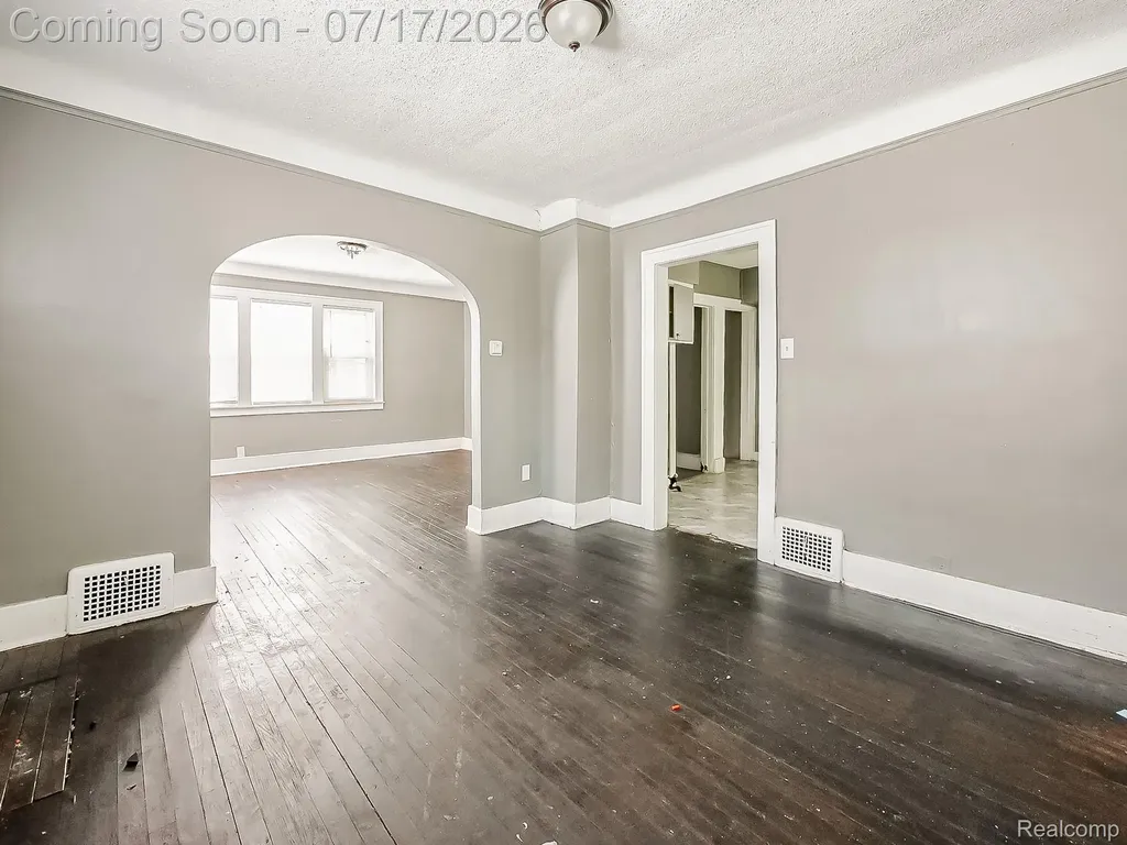 6873 Grandville Avenue Detroit City MI 48228