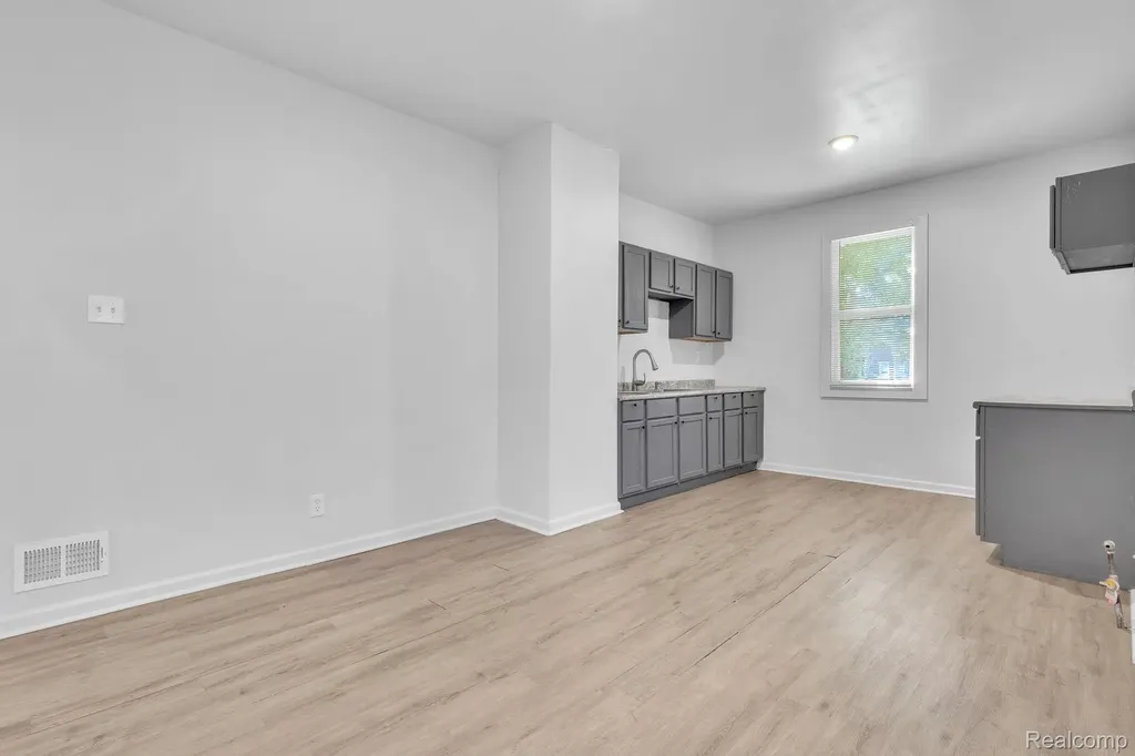 41 Richton Street Highland Park City MI 48203