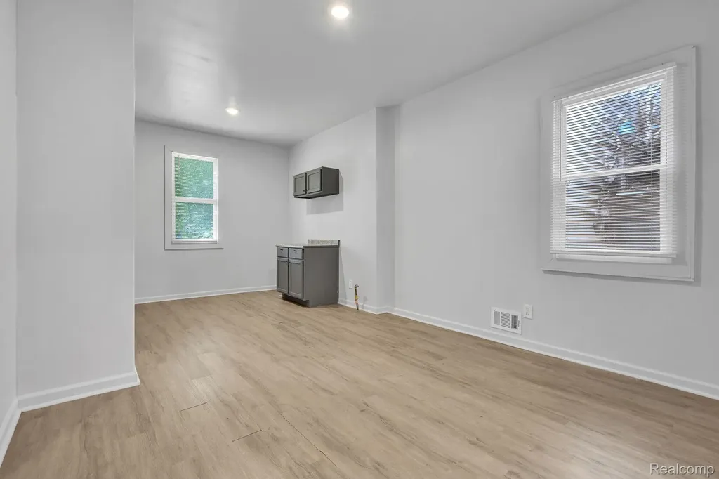 41 Richton Street Highland Park City MI 48203