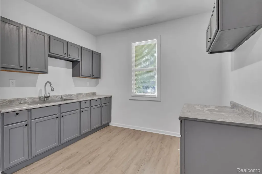41 Richton Street Highland Park City MI 48203