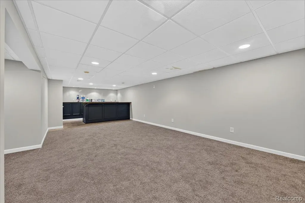 11908 Stamford Avenue Warren City MI 48089