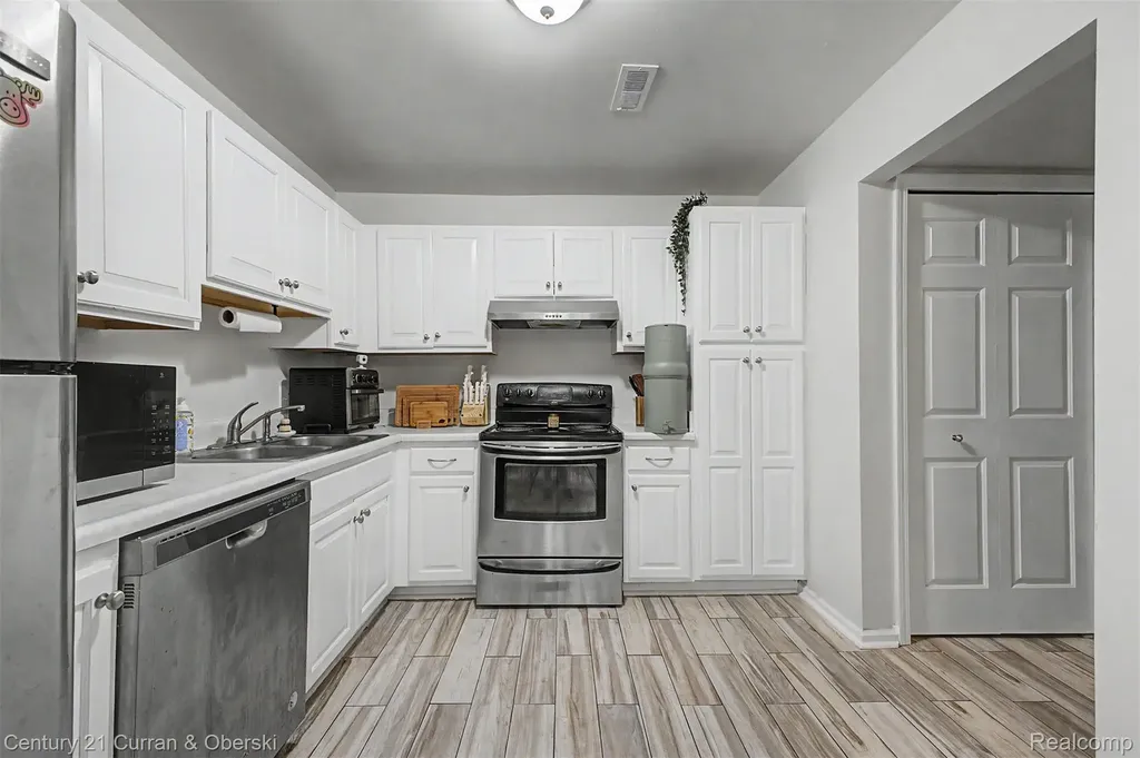 16535 Terrace Village Drive Taylor City MI 48180