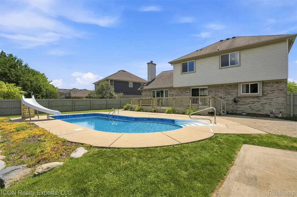 12853 Shady Lane Drive Sterling Heights City MI 48313