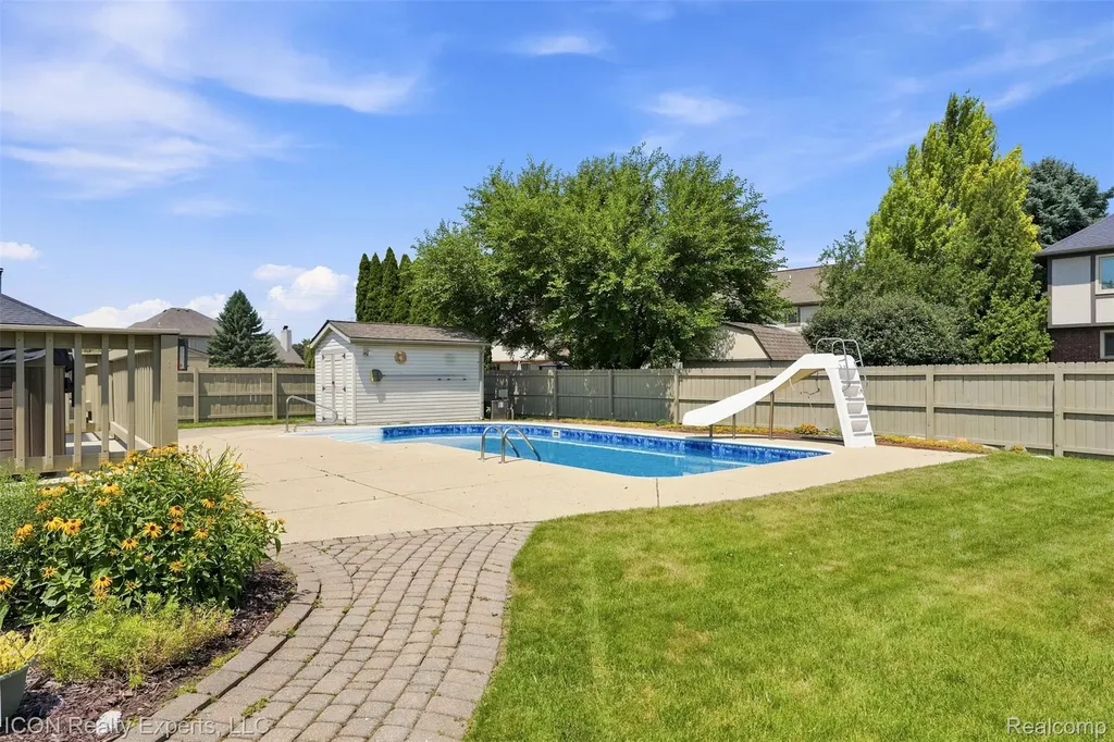 12853 Shady Lane Drive Sterling Heights City MI 48313