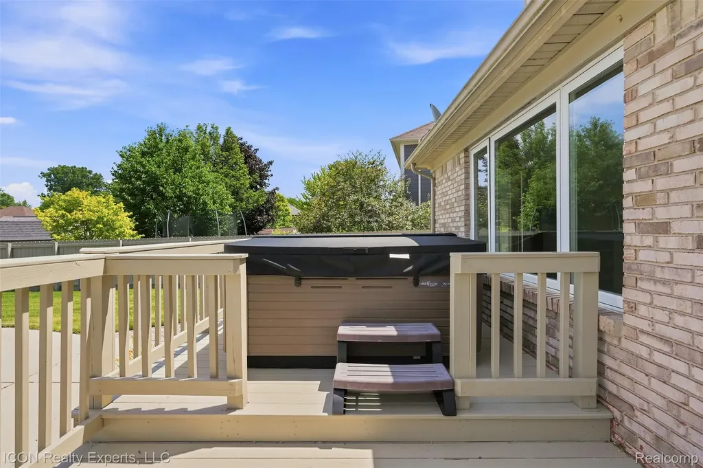 12853 Shady Lane Drive Sterling Heights City MI 48313
