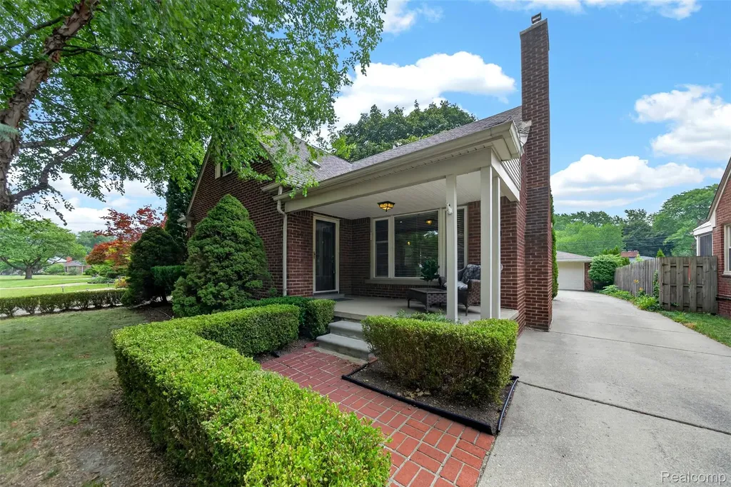 2925 Bembridge Road Royal Oak City MI 48073