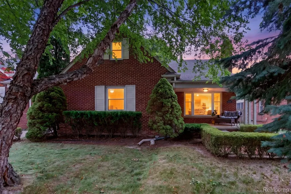 2925 Bembridge Road Royal Oak City MI 48073