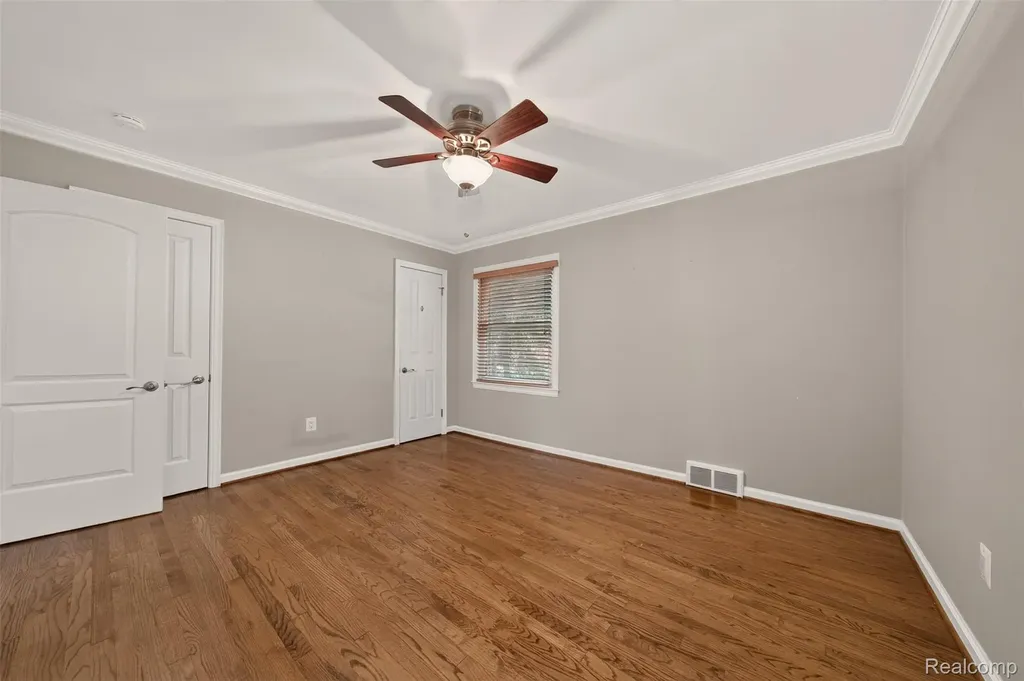 2925 Bembridge Road Royal Oak City MI 48073