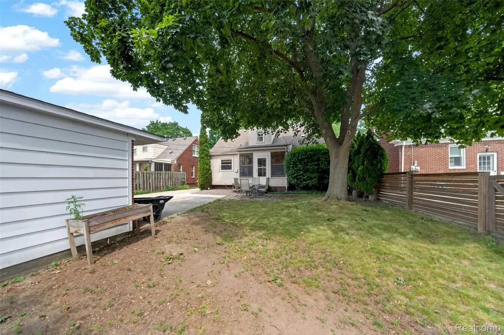 2925 Bembridge Road Royal Oak City MI 48073