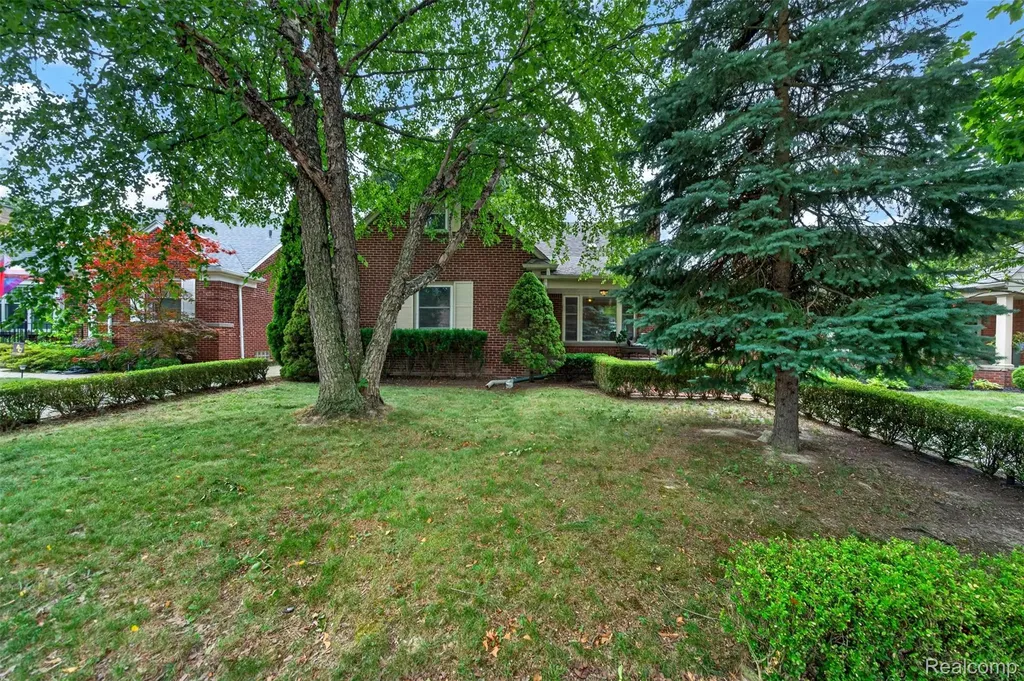 2925 Bembridge Road Royal Oak City MI 48073