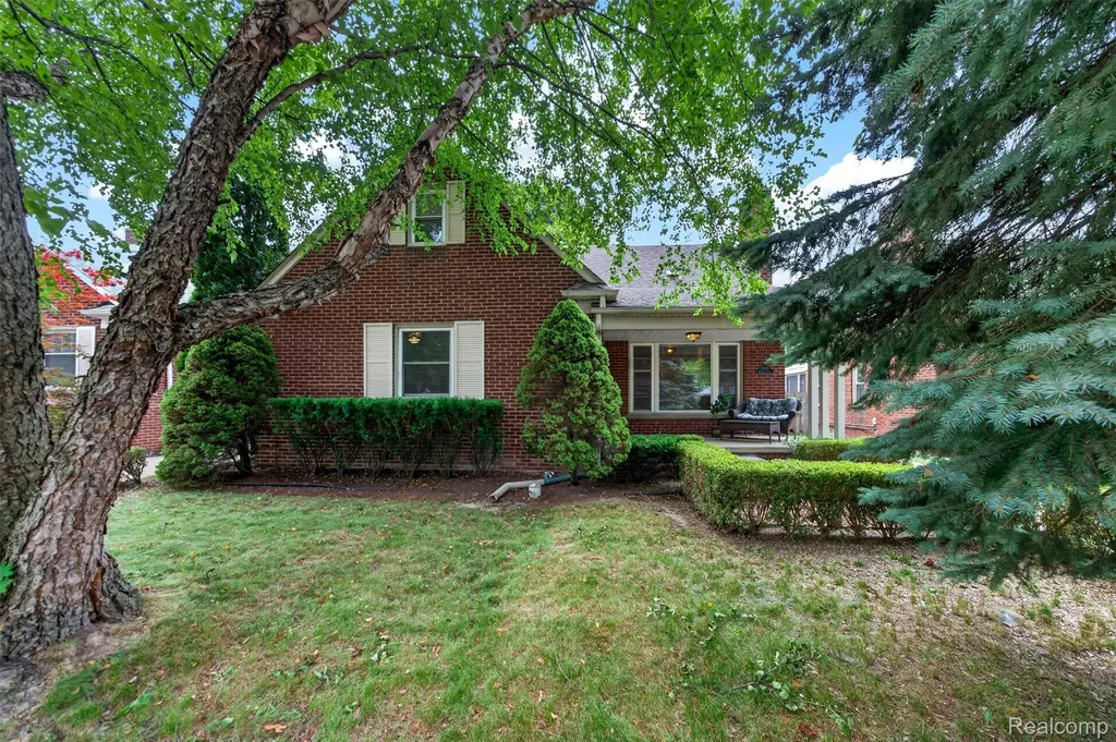 2925 Bembridge Road Royal Oak City MI 48073