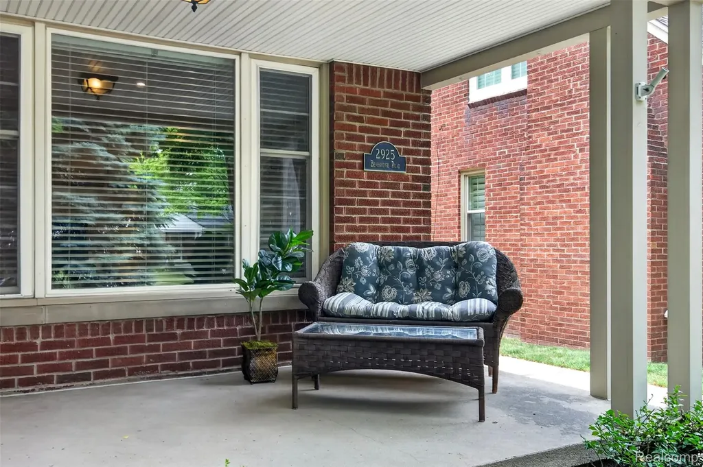 2925 Bembridge Road Royal Oak City MI 48073
