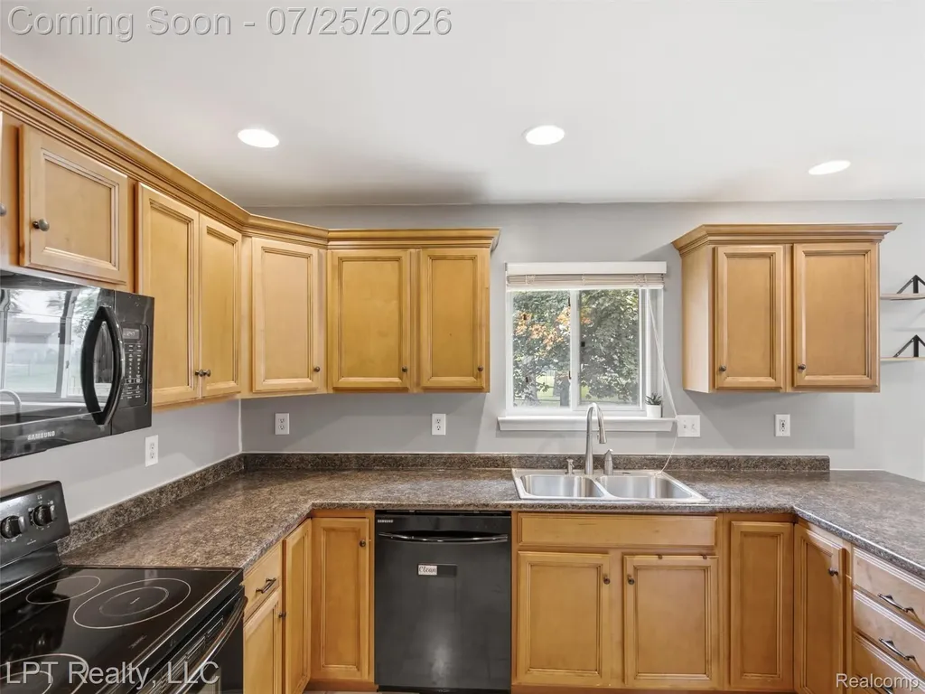 2347 Meadowlane Court Burton City MI 48519