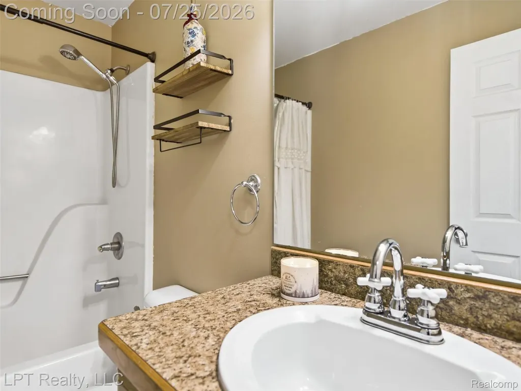 2347 Meadowlane Court Burton City MI 48519