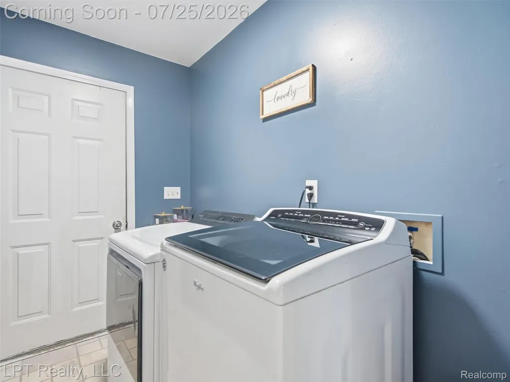 2347 Meadowlane Court Burton City MI 48519