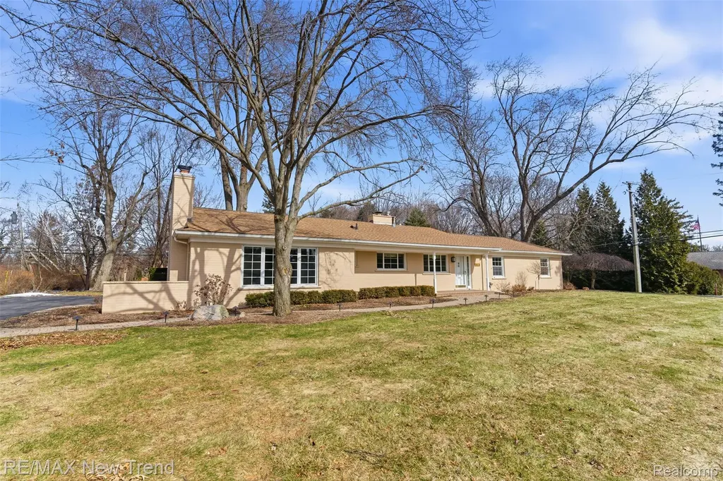 1043 Westview Road Bloomfield Hills City MI 48304