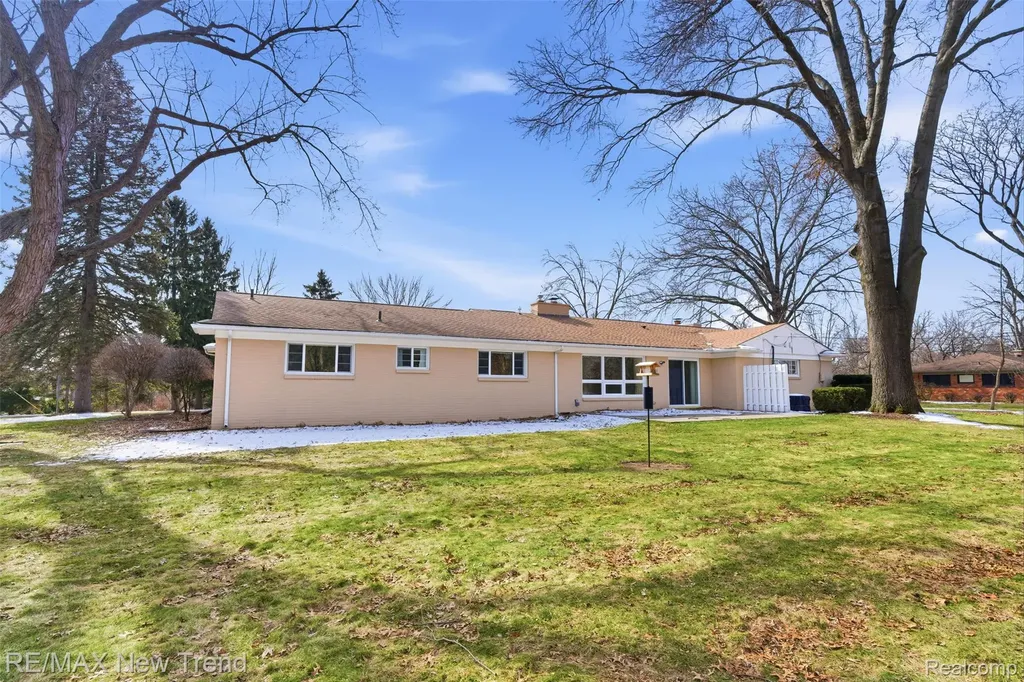 1043 Westview Road Bloomfield Hills City MI 48304