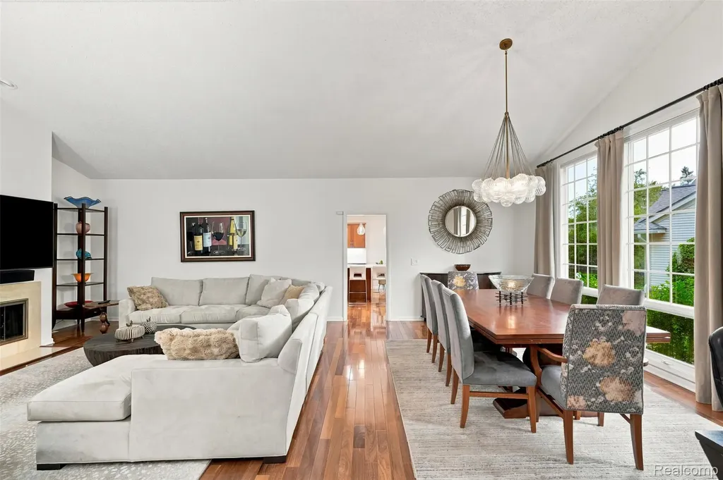 6012 Danbury Court West Bloomfield Charter Township MI 48322