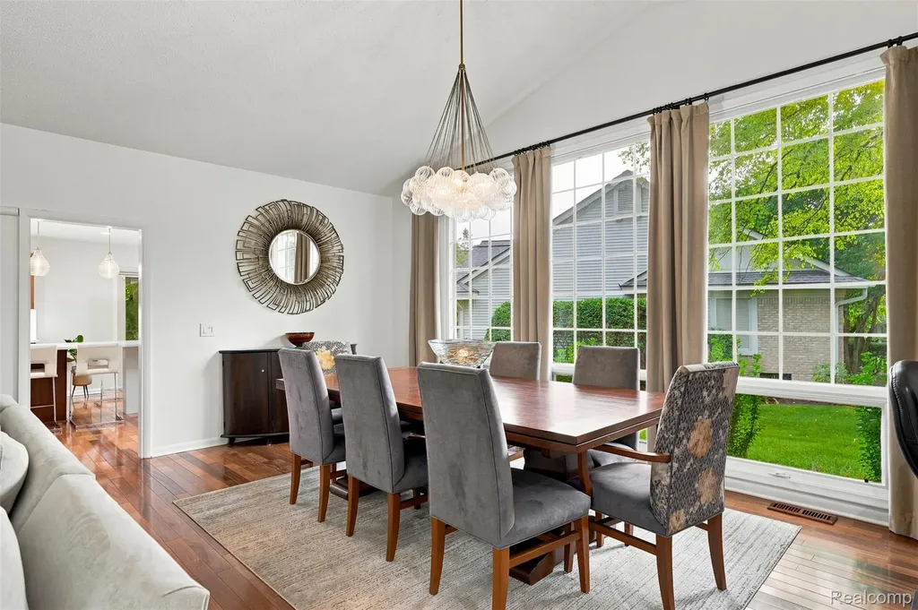 6012 Danbury Court West Bloomfield Charter Township MI 48322