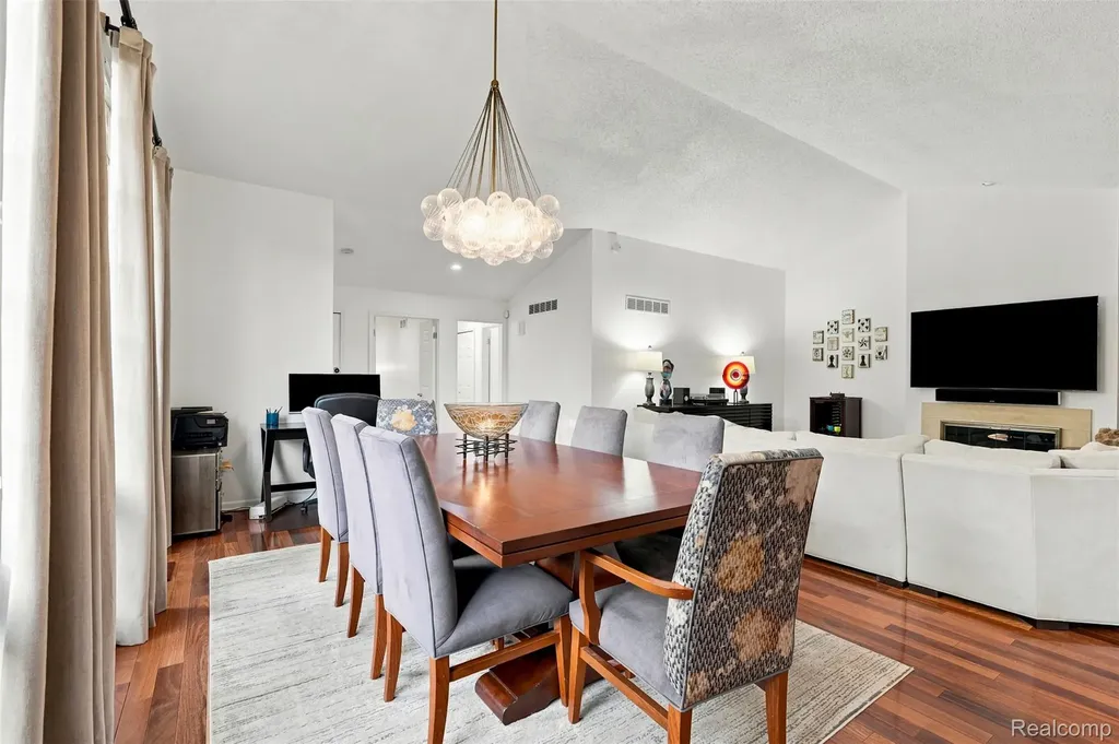6012 Danbury Court West Bloomfield Charter Township MI 48322