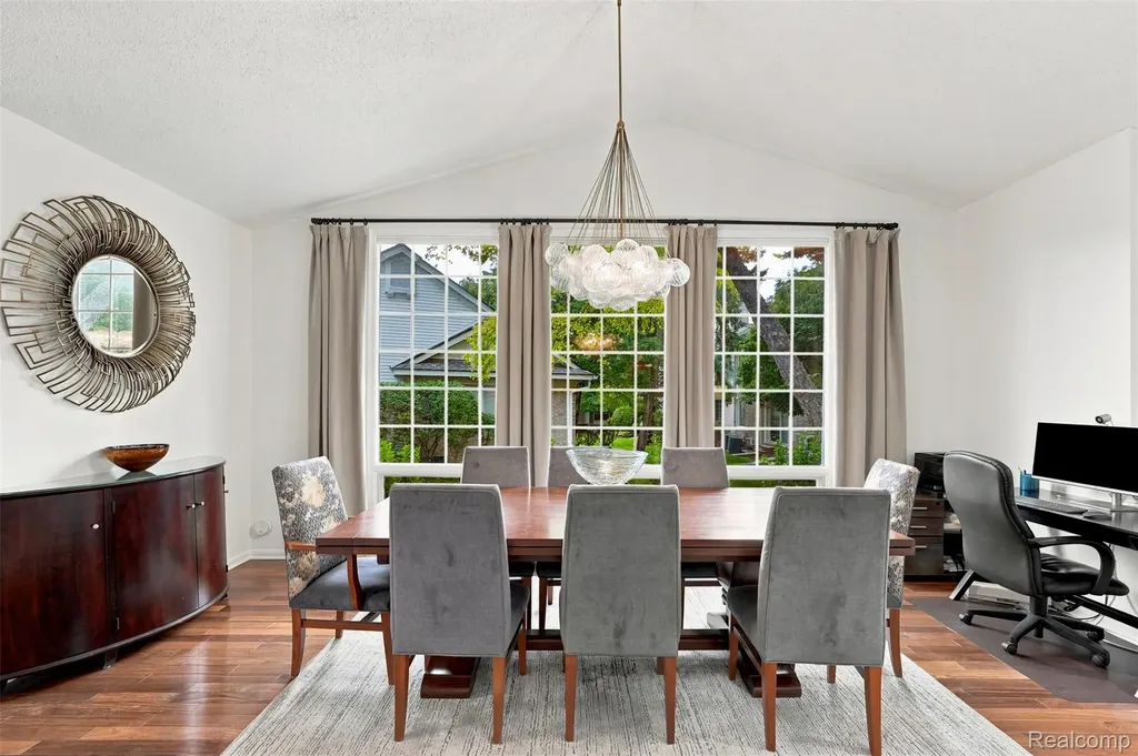 6012 Danbury Court West Bloomfield Charter Township MI 48322