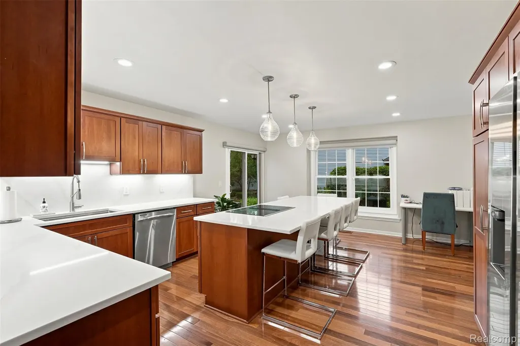 6012 Danbury Court West Bloomfield Charter Township MI 48322