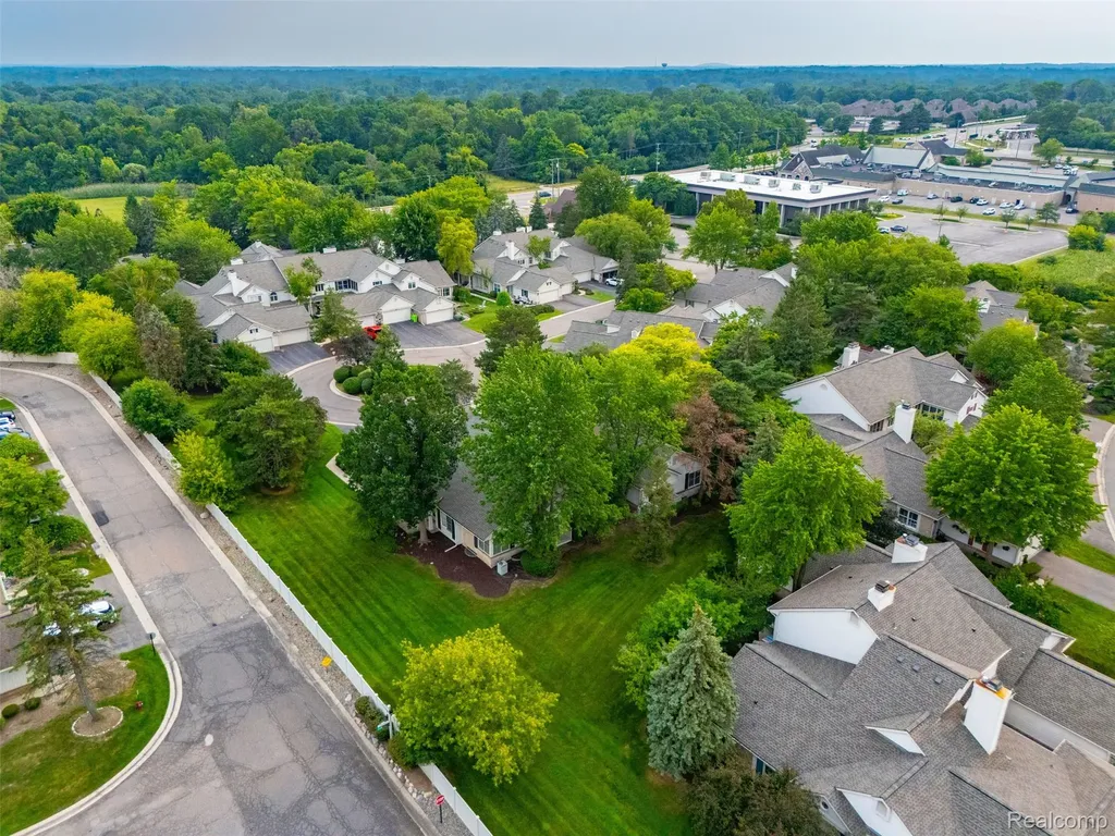 6012 Danbury Court West Bloomfield Charter Township MI 48322