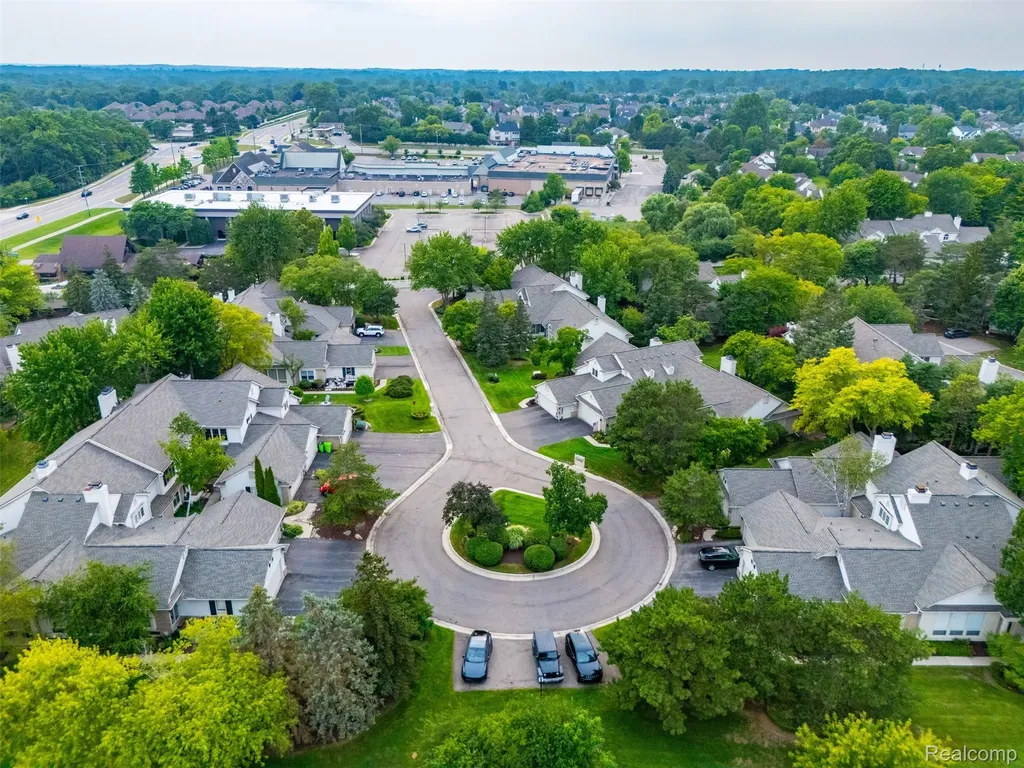 6012 Danbury Court West Bloomfield Charter Township MI 48322