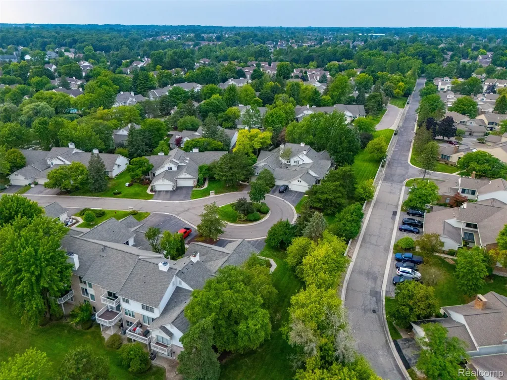 6012 Danbury Court West Bloomfield Charter Township MI 48322