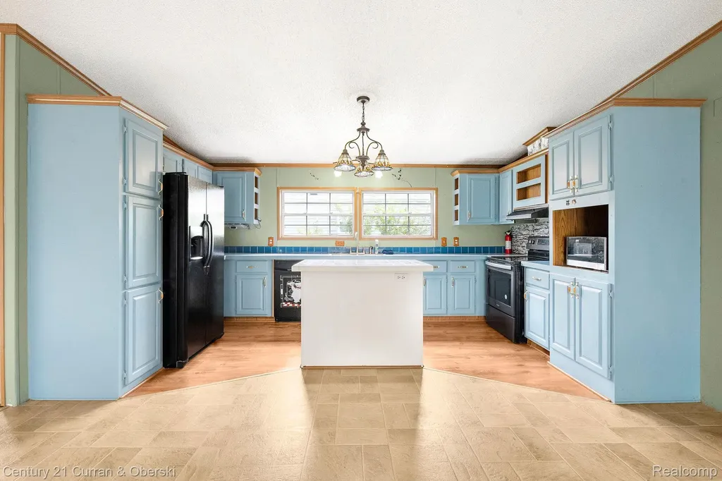 39253 Island Drive Huron Charter Township MI 48164