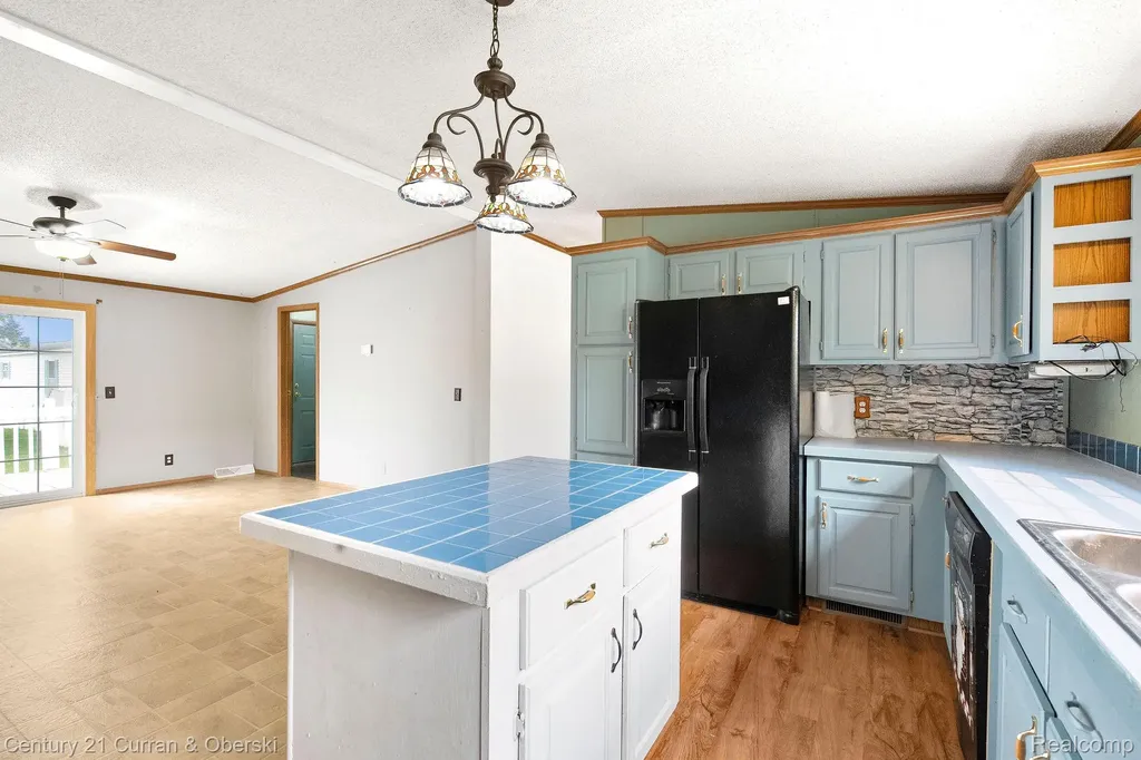 39253 Island Drive Huron Charter Township MI 48164