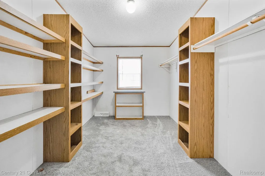 39253 Island Drive Huron Charter Township MI 48164