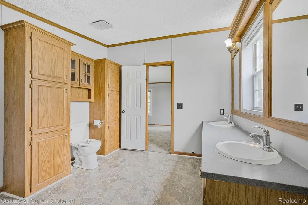 39253 Island Drive Huron Charter Township MI 48164