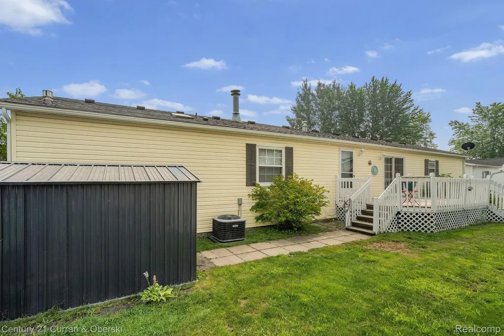 39253 Island Drive Huron Charter Township MI 48164