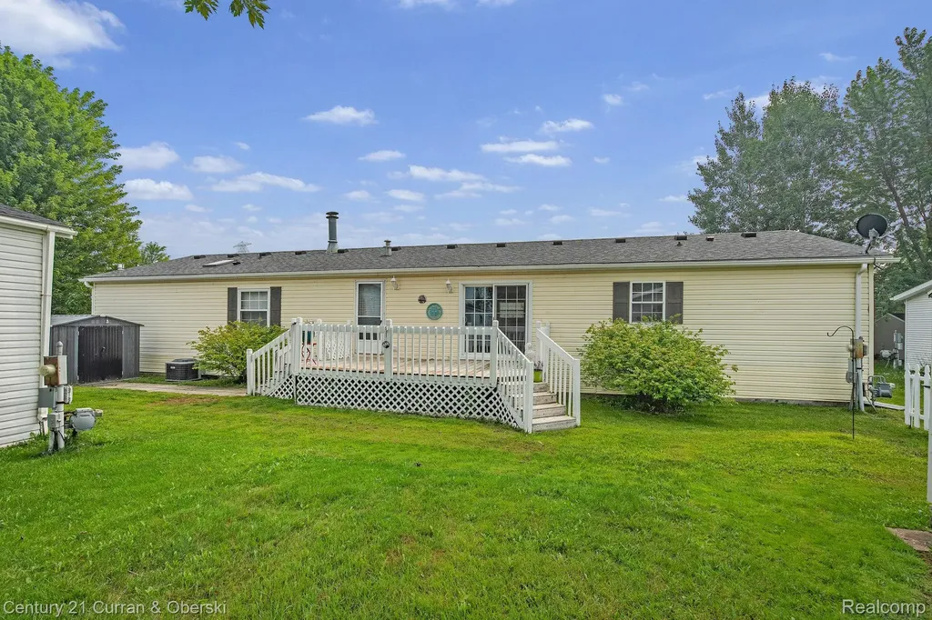 39253 Island Drive Huron Charter Township MI 48164