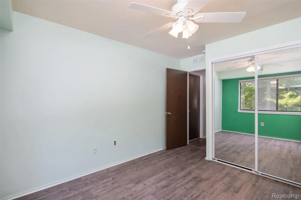 1693 Riverside Drive Rochester Hills City MI 48309